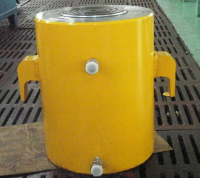 世上沒有不透風(fēng)的墻，卻有不透氣的液壓千斤頂