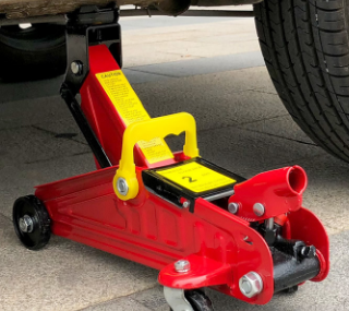 臥式千斤頂在調(diào)節(jié)機床設備水準高度中的應用